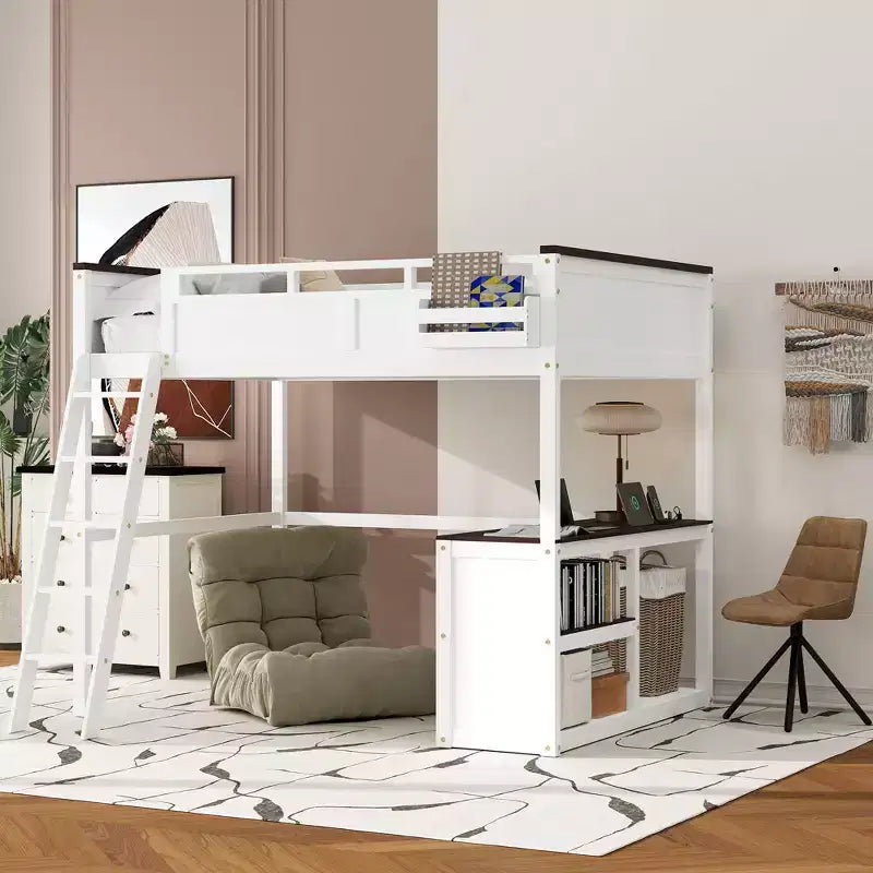 Letto a soppalco matrimoniale moderno in legno con scrivania e porta di ricarica