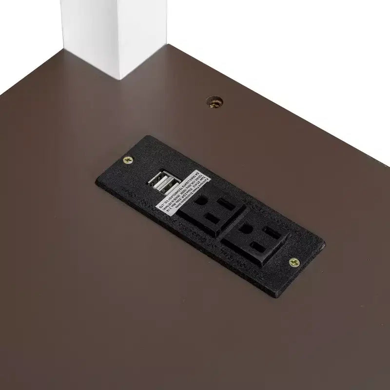 Letto a soppalco matrimoniale moderno in legno con scrivania e porta di ricarica