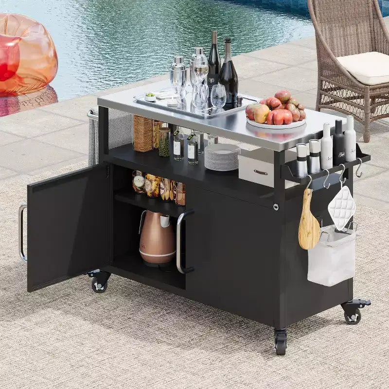 Isola da cucina esterna da 138,4 cm con piano in acciaio inox, portapezie e portasciugamani, nera